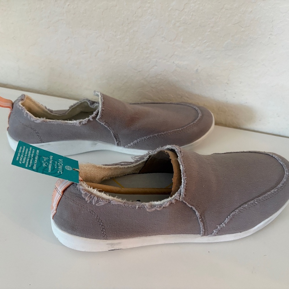 Vionic Beach Malibu Slip-On Sneakers Shoes Women’s Size 9 Light Gray Comfort